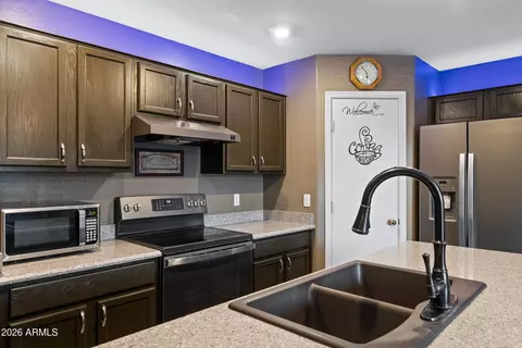 Kitchen - 24579 N Apache Way, Florence, AZ 85132 photo 2 of 3