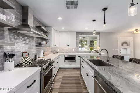 Kitchen - 4008 E Fairmount Ave, Phoenix, AZ 85018 photo 3 of 3