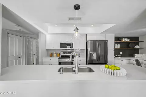 Kitchen - 3918 S Willow Dr, Tempe, AZ 85282 photo 2 of 4