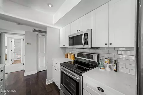 Kitchen - 3918 S Willow Dr, Tempe, AZ 85282 photo 4 of 4