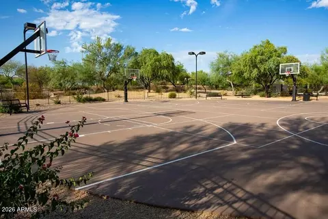 View/Area - 3985 E Hummingbird Ln, Phoenix, AZ 85050 photo 4 of 9