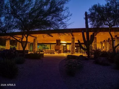 Exterior - 3985 E Hummingbird Ln, Phoenix, AZ 85050 photo 13 of 15