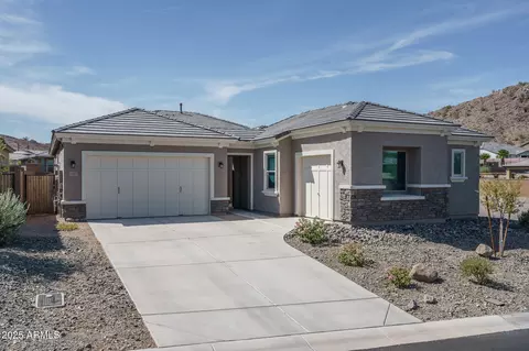 16527 W Valencia Dr, Goodyear, AZ 85338
