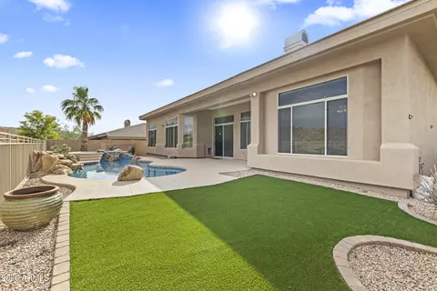 Exterior - 415 E Desert Wind Dr, Phoenix, AZ 85048 photo 5 of 12