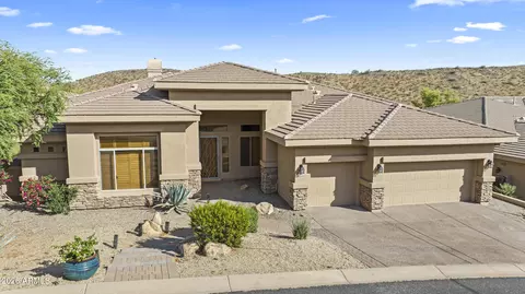 Exterior - 415 E Desert Wind Dr, Phoenix, AZ 85048 photo 8 of 12