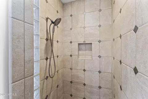 Bath - 415 E Desert Wind Dr, Phoenix, AZ 85048 photo 6 of 6