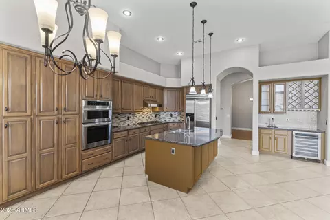 Kitchen - 415 E Desert Wind Dr, Phoenix, AZ 85048 photo 4 of 4