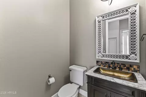 Bath - 415 E Desert Wind Dr, Phoenix, AZ 85048 photo 2 of 6