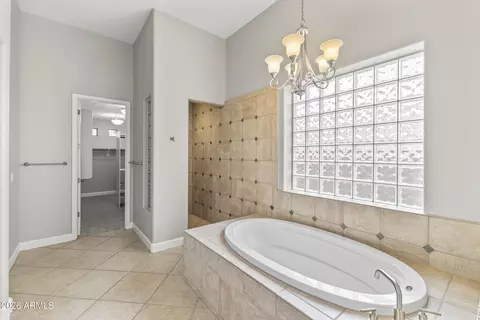 Bath - 415 E Desert Wind Dr, Phoenix, AZ 85048 photo 5 of 6