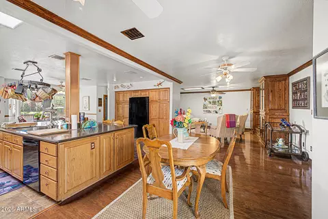 Dining - 4740 E Voltaire Ave, Phoenix, AZ 85032 photo 2 of 2