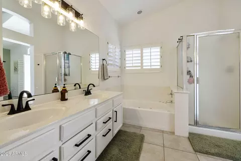 Bath - 4373 E Coolbrook Ave, Phoenix, AZ 85032 photo 1 of 3
