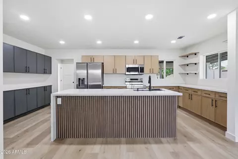 3144 N 34th St, Phoenix, AZ 85018