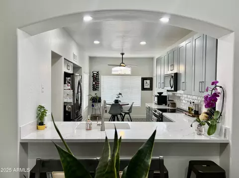 Kitchen - 1233 E Redfield Rd, Phoenix, AZ 85022 photo 4 of 7