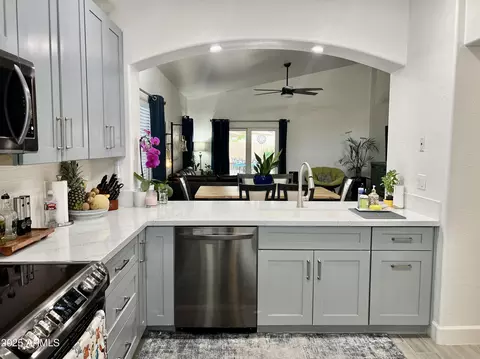 Kitchen - 1233 E Redfield Rd, Phoenix, AZ 85022 photo 2 of 7