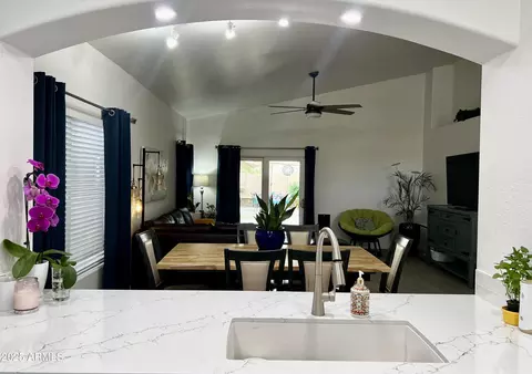 Kitchen - 1233 E Redfield Rd, Phoenix, AZ 85022 photo 5 of 7