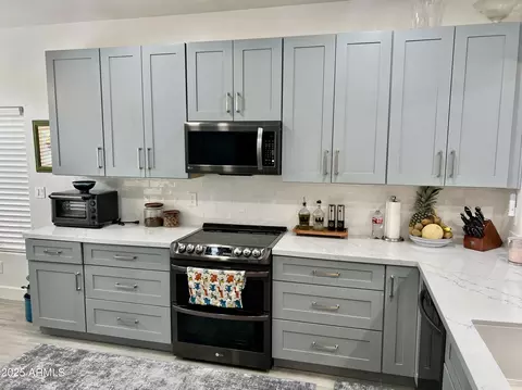 Kitchen - 1233 E Redfield Rd, Phoenix, AZ 85022 photo 1 of 7