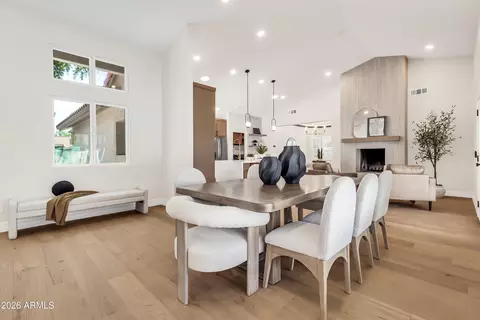 940 E Secretariat Dr, Tempe, AZ 85284