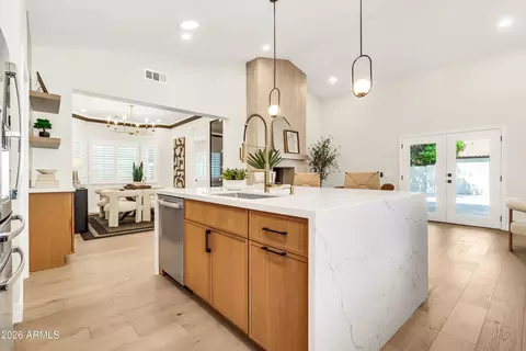 Kitchen - 940 E Secretariat Dr, Tempe, AZ 85284 photo 4 of 7