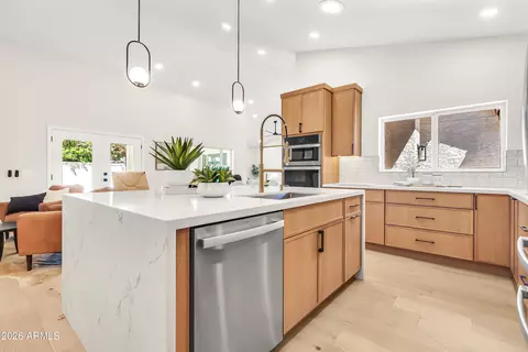 Kitchen - 940 E Secretariat Dr, Tempe, AZ 85284 photo 5 of 7