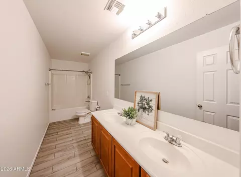 Bath - 3227 W Apollo Rd, Phoenix, AZ 85041 photo 5 of 5
