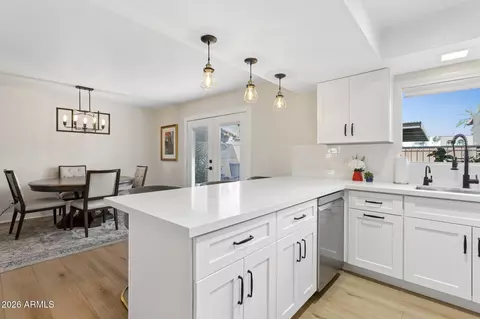 Kitchen - 2818 E Clarendon Ave, Phoenix, AZ 85016 photo 1 of 3