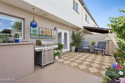 Exterior - 2818 E Clarendon Ave, Phoenix, AZ 85016 photo 1 of 3
