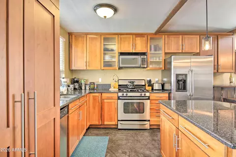 Kitchen - 1815 N 16th Ave, Phoenix, AZ 85007 photo 2 of 3