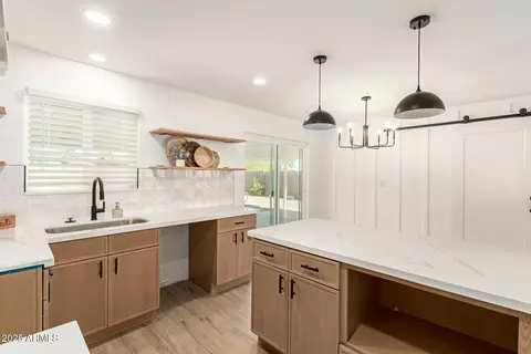 Kitchen - 628 E Papago Dr, Tempe, AZ 85288 photo 3 of 8