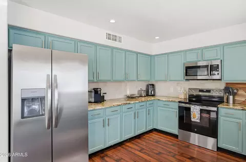 Kitchen - 1413 E Vaughn Ave, Gilbert, AZ 85234 photo 2 of 3