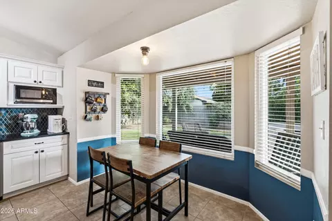 Dining - 3133 E John Cabot Dr, Phoenix, AZ 85032 photo 1 of 1
