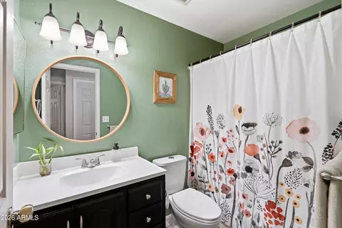 Bath - 3133 E John Cabot Dr, Phoenix, AZ 85032 photo 3 of 3