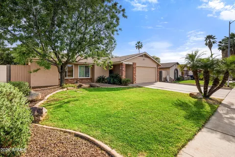 Exterior - 3133 E John Cabot Dr, Phoenix, AZ 85032 photo 1 of 5