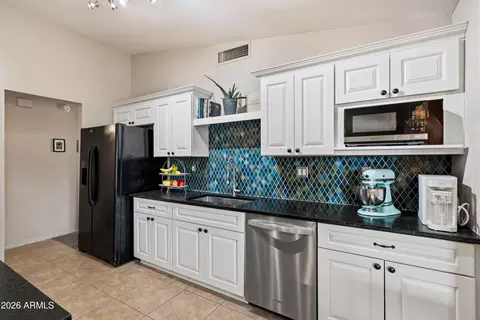 Kitchen - 3133 E John Cabot Dr, Phoenix, AZ 85032 photo 1 of 5