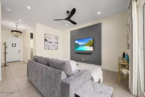 Living - 1344 E Polk St #B, Phoenix, AZ 85006 photo 4 of 5
