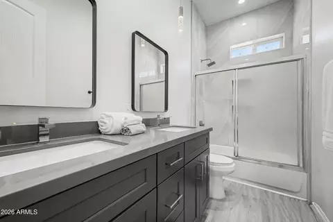 Bath - 1344 E Polk St #B, Phoenix, AZ 85006 photo 2 of 2