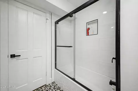 Bath - 77 E Missouri Ave #60, Phoenix, AZ 85012 photo 4 of 4