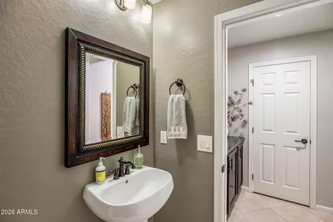Bath - 22508 N 37th Ter, Phoenix, AZ 85050 photo 1 of 4