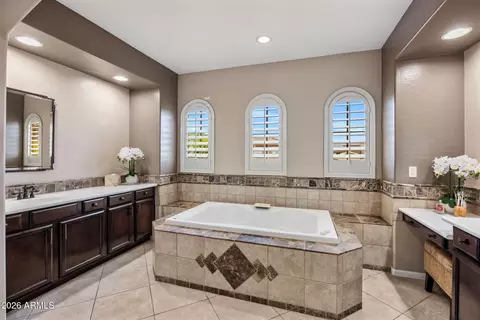 Bath - 22508 N 37th Ter, Phoenix, AZ 85050 photo 3 of 4