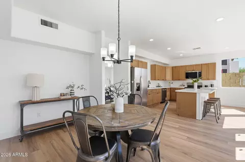 Dining - 2109 E Saltsage Dr, Phoenix, AZ 85048 photo 6 of 7