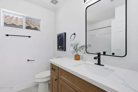Bath - 2109 E Saltsage Dr, Phoenix, AZ 85048 photo 3 of 6