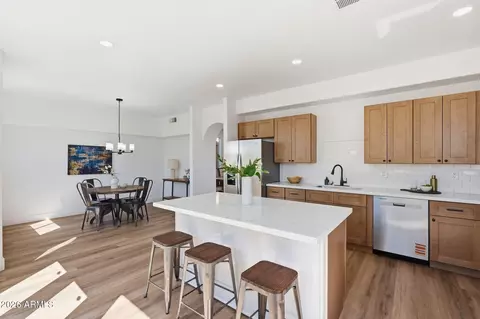 Kitchen - 2109 E Saltsage Dr, Phoenix, AZ 85048 photo 4 of 6