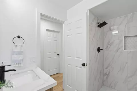 Bath - 2109 E Saltsage Dr, Phoenix, AZ 85048 photo 1 of 6
