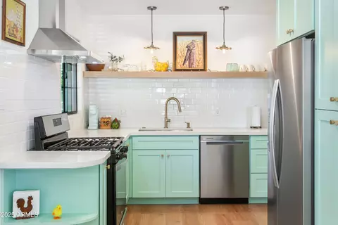 Kitchen - 3115 N 34th Pl, Phoenix, AZ 85018 photo 1 of 5