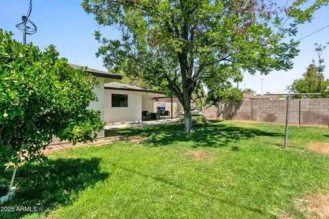 Exterior - 3115 N 34th Pl, Phoenix, AZ 85018 photo 3 of 6