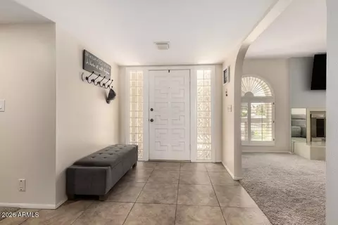Entry Way - 1017 E Sandpiper Dr, Tempe, AZ 85283 photo 1 of 6