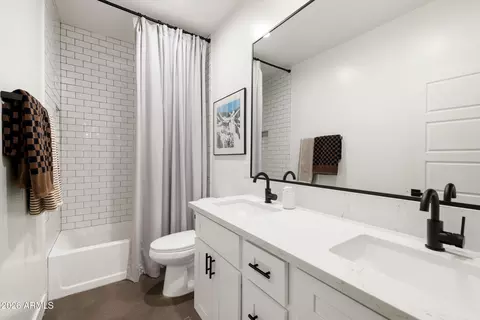 Bath - 2922 E Blanche Dr, Phoenix, AZ 85032 photo 3 of 4