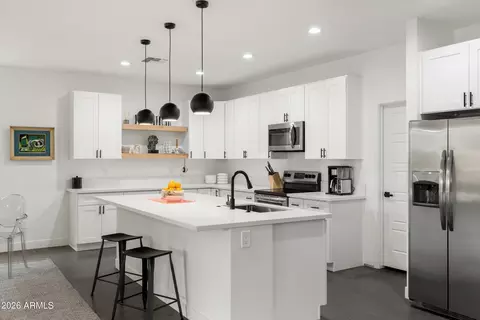 2922 E Blanche Dr, Phoenix, AZ 85032