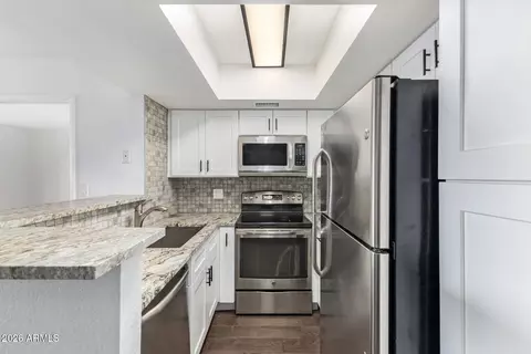 3601 W Tierra Buena Ln #271, Phoenix, AZ 85053