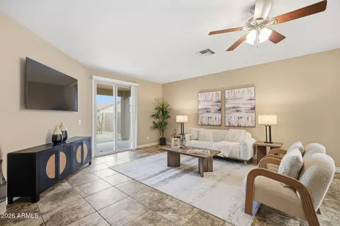 Living - 2124 E Kings Ave, Phoenix, AZ 85022 photo 1 of 4