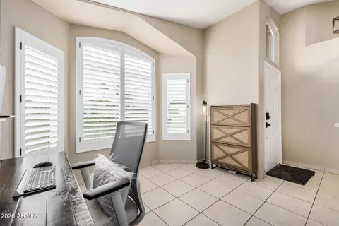 Entry Way - 159 W Gail Dr, Gilbert, AZ 85233 photo 3 of 5